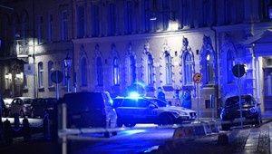 Na synagógu zaútočili muži so zápalnými fľašami. Vo vnútri boli aj deti