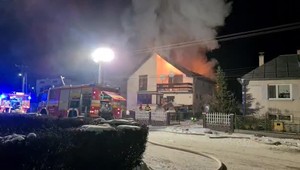 Rodinný dom zachvátili požiare. Zasahovať museli hasiči