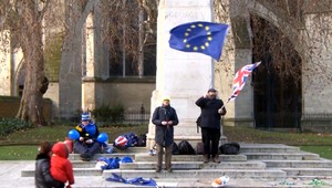 Tvrdý brexit, veľké problémy. EÚ vyváža do Británie viac potravín, ako dováža