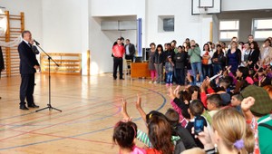 Prezident Kiska otváral školský rok. Vybral si školu s rómskymi deťmi