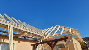 Spoločnosť Harmanec-Kuvert podala pomocnú ruku zamestnankyniam, ktorých domy zasiahol ničivý požiar