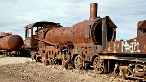 FOTOGALÉRIA. Cintorín plný vyslúžilých vlakov v Bolívii