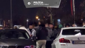 Polícia si posvietila na tuningový zraz. Rozdávala pokuty jedna radosť zraz