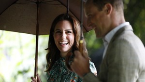 Tretie tehotenstvo Kate vyvolalo hotový ošiaľ