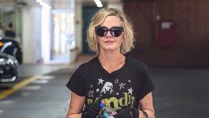 Melanie Griffith predviedla mladistvý look, ale... Na jej preplastikovanú tvár je smutný pohľad