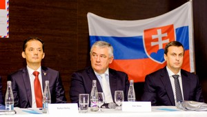 Slota ako šéf národniarov končí. Nahradí ho Danko