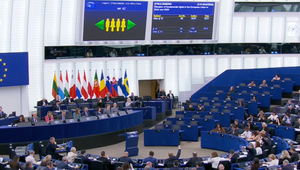 Europarlament schválil dohodu s USA. "Toto nie je dohoda. Toto je diktát," tvrdí Ondruš