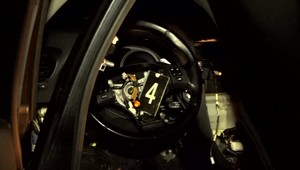 Mužovi v Tatrách vykradli auto.  Odniesli volant, airbagy aj rýchlostnú páku