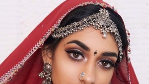 Mladá Indka sa maskuje za Disney princezné. Pozrite sa, ako by vyzerala indická Popoluška či Snehulienka