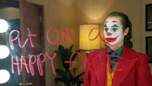 Názor Kinosály: Joker vás dostane svojou mysľou a brutalitou