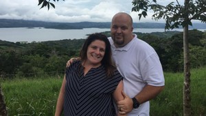 Svadbu museli trikrát zrušiť. Na vine bol teraz hurikán