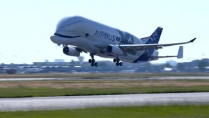 Lietadlo, aké ste ešte nevideli: Do oblakov vyletela veľryba