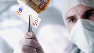 Úplatková revolúcia. Keď sa peniaze nezmestia do obálky...