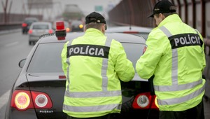 Policajti urobili hanbu kolegom, dostali trest!