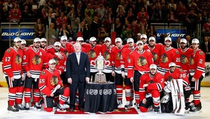Chicago rozhodlo v 92. minúte, Kane hetrikom vyradil obhajcu Stanley Cupu