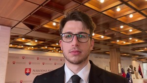 Poslanci OĽaNO zažívajú ťažké chvíle: Reči o "ženských ciku***ch" aj odhalenie na videu