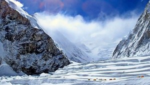 Pri znášaní Štrbu našli pod Everestom ďalšie štyri mŕtve telá