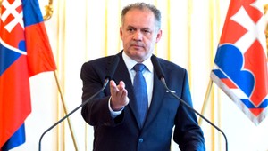 Kiska bude debatiť o ústavnom súde až po prázdninách