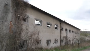 Robotníka privalila stena. Cudzinca našli v starom objekte bez známok života