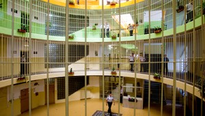 Nevinný mladík (22) strávil vo väzbe tri roky, spáchal samovraždu