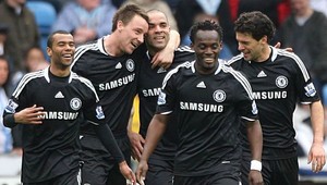 Figueroa skóroval spoza polovice ihriska, prvá domáca strata Chelsea i ManU