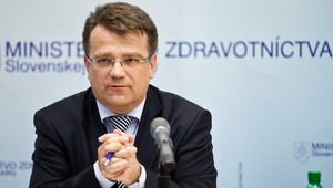 ZÁZNAM: Uhliarik napadol lekárov, vraj im ide o peniaze