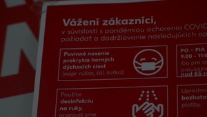 VIDEO: Rodinka sa vybrala na nákupy bez rúšok na tvári. Dostali sa do konfliktu s políciou