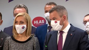 Predsedom HLAS-SD sa stal Pellegrini. Ak korona ustúpi, chcú riadny snem v marci