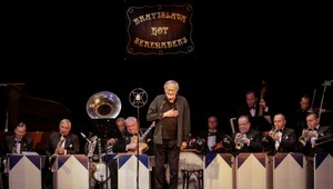 Posledné fotografie Milana Lasicu na koncerte s Bratislava Hot Serenaders