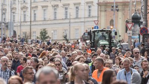 Za slušné Slovensko: Aj po 4 mesiacoch od vraždy Jána Kuciaka vyšli ľudia do ulíc