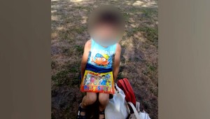 Dcéru im zavraždili a vnuka nevideli už 3 roky. Chlapec skončil v detskom domove