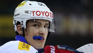 Hokejová akcia z ríše sci-fi! Na párok poslal kvarteto plus brankára!