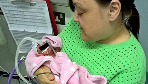 Trojčatá sa dostali z najhoršieho, no prišla ďalšia rana