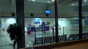 Vládne letky pristáli. Slováci, ktorí uviazli na letisku v Albánsku sú doma