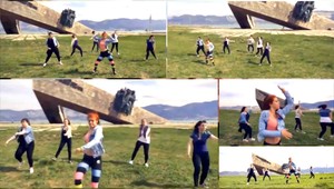 Rusky twerkovali pred vojnovým pamätníkom, súd ich poslal za mreže