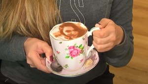 Najnovší trend pre milovníkov kávy - selfieccino. Z peny sa na vás pozerá vaša tvár