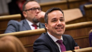 NAŽIVO: Erik Tomáš o zmene v pripravovaných príplatkoch za prácu v noci