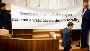 Smer-SD zavádza totalitu, tvrdí Matovič