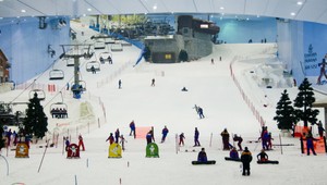 Lyžovačka v púšti. Môžeme im len ticho závidieť