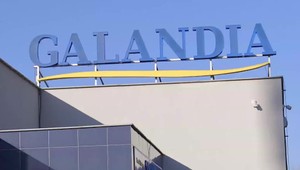 Kúpalisko v Galante je aj po 4 rokoch v havarijnom stave. Otvoriť ho mali najneskôr tento mesiac