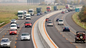 Medzi Bratislavou a Trnavou havaroval nákladiak