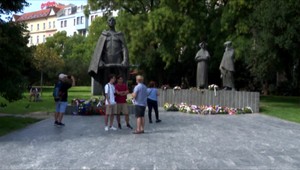 Oslavy SNP rozdeľujú politikov aj verejnosť. Odborníci upozorňujú, že mladá generácia nemá znalosti