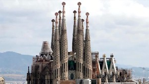 Barcelonská bazilika v Tatrách v ľadovom prevedení