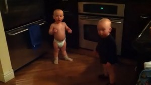 Batoľatá dobývajú internet... a stále sa majú o čom rozprávať