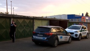 Zásah polície a HAKA. Luxusné auto vypátrali za pár hodín