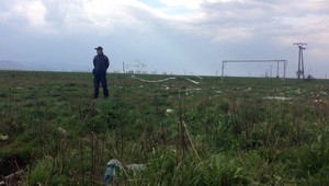 Malý chlapec padol do jamy, záchranári mu už nedokázali pomôcť