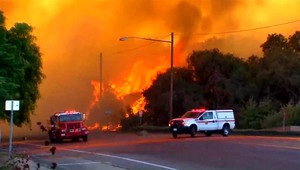 Kaliforniu naďalej sužujú plamene. Nezvestných je viac ako 1000 ľudí