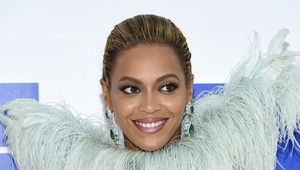 Beyoncé vydala bez ohlásenia nový album