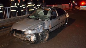 Chodec, ktorého zrazil mladík na chodníku, nehodu neprežil