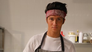 Není jen talentovaný herec a tanečník, věděli jste, že Tony Porucha ví TAKTO zpívat?